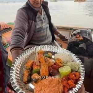 shikara ride in Dal Lake