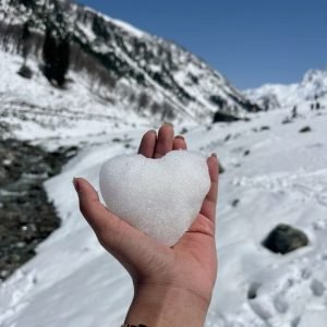 winter Kashmir trip cost