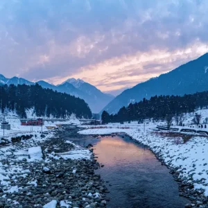 gulmarg-scenary-after-snowfall_brown_chinar_kashmir