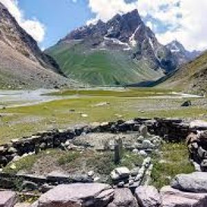 salnai_lakes_trek_brown_chinar_kashmir